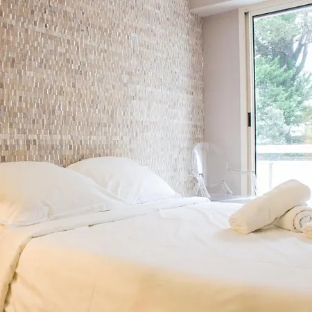 Guestready - Spacious Apt With Terrace Pools Apartament