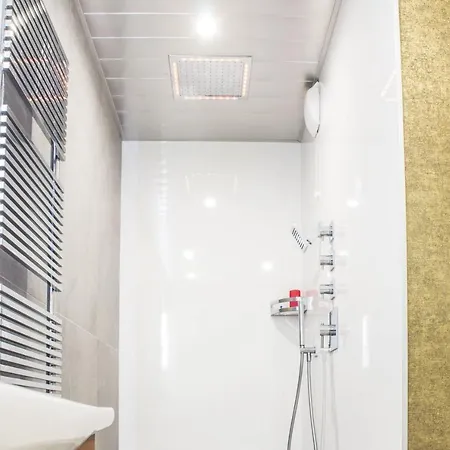 Guestready - Spacious Apt With Terrace Pools * Biarritz